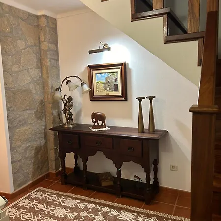Casa Portas Da Cruz * Almeida