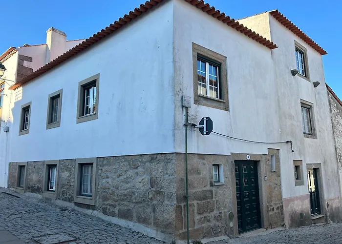 Casa Portas Da Cruz * Almeida